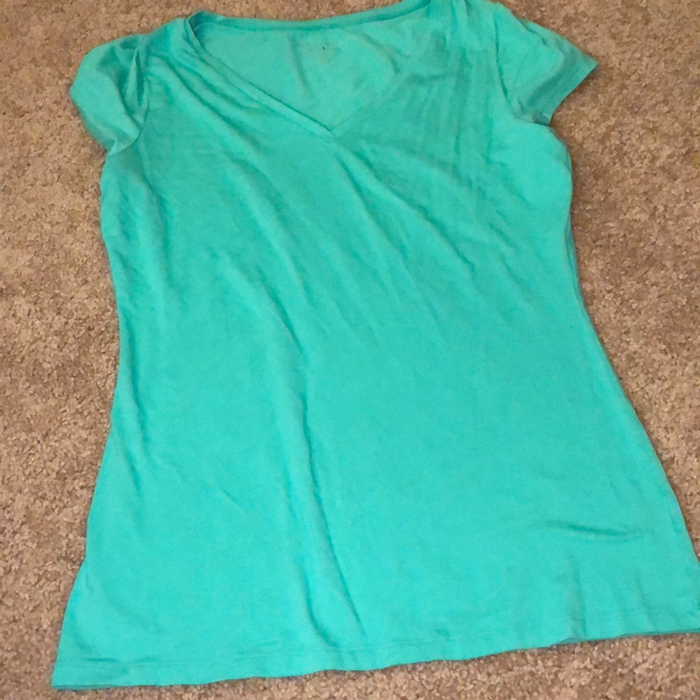 V-neck tee